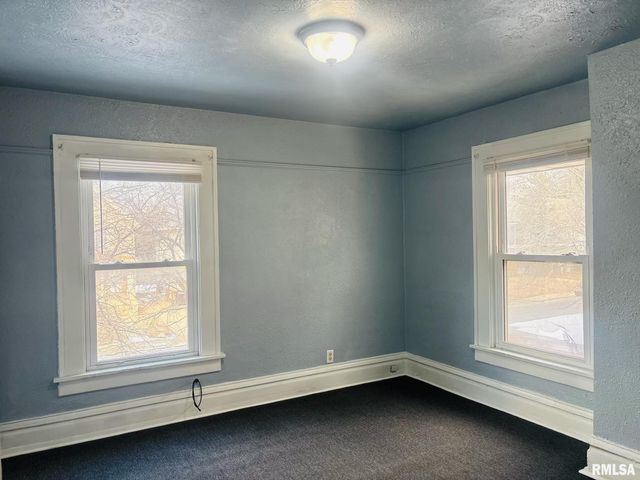 1820 W BRADLEY Avenue, Peoria, IL 61606