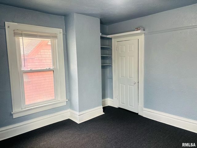 1820 W BRADLEY Avenue, Peoria, IL 61606