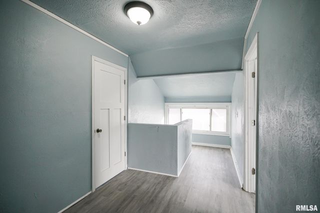 1820 W BRADLEY Avenue, Peoria, IL 61606