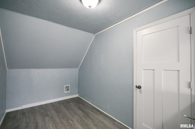 1820 W BRADLEY Avenue, Peoria, IL 61606