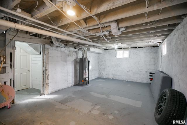 1820 W BRADLEY Avenue, Peoria, IL 61606