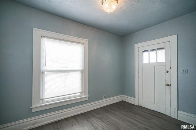 1820 W BRADLEY Avenue, Peoria, IL 61606