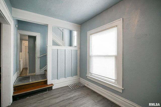 1820 W BRADLEY Avenue, Peoria, IL 61606