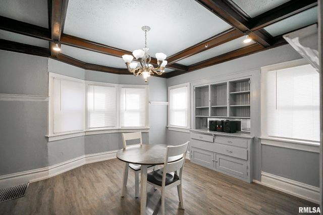 1820 W BRADLEY Avenue, Peoria, IL 61606