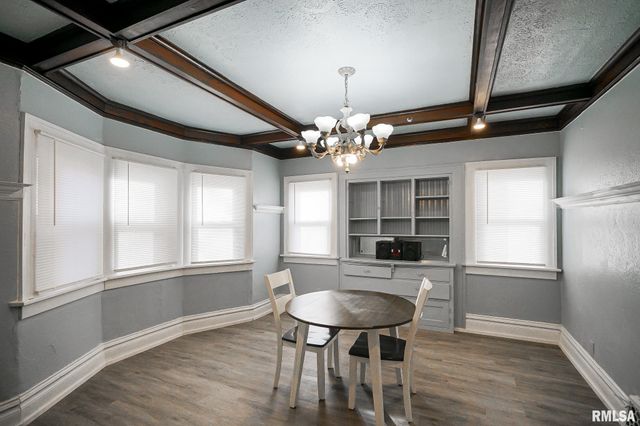 1820 W BRADLEY Avenue, Peoria, IL 61606