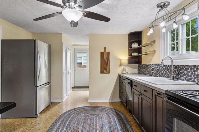 7706 Erie Avenue, Chanhassen, MN 55317