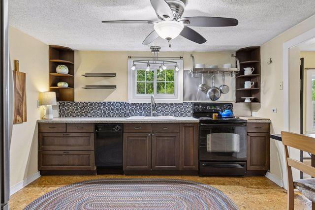 7706 Erie Avenue, Chanhassen, MN 55317