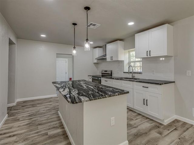 1209 E Oak Street, El Reno, OK 73036