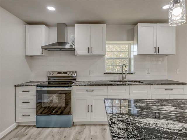 1209 E Oak Street, El Reno, OK 73036