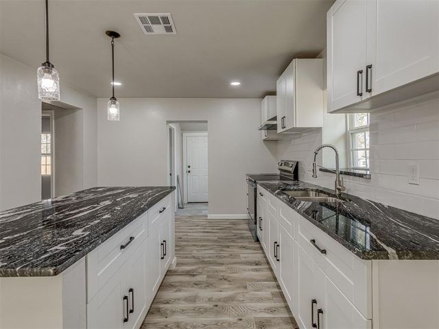 1209 E Oak Street, El Reno, OK 73036