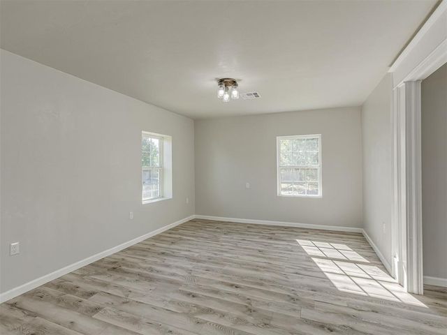 1209 E Oak Street, El Reno, OK 73036