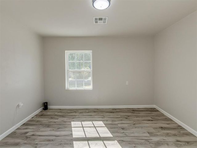 1209 E Oak Street, El Reno, OK 73036