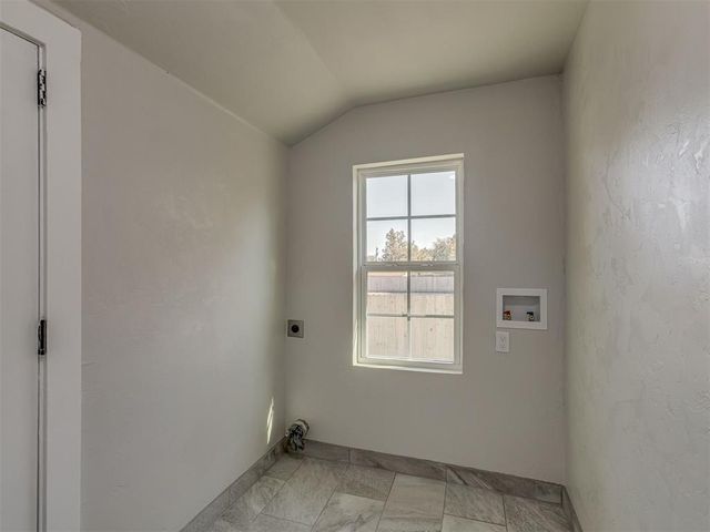 1209 E Oak Street, El Reno, OK 73036