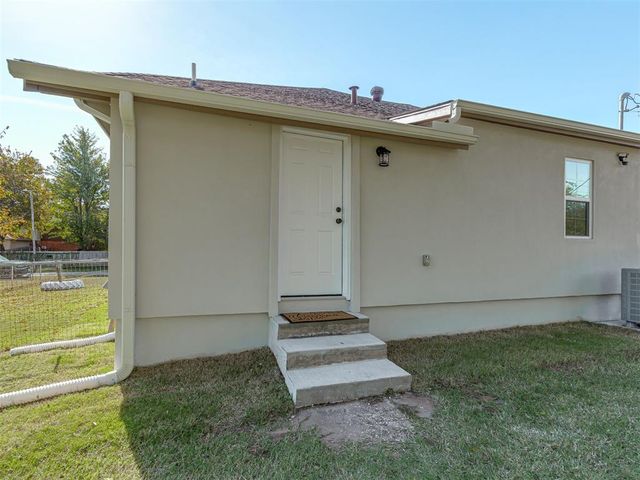 1209 E Oak Street, El Reno, OK 73036