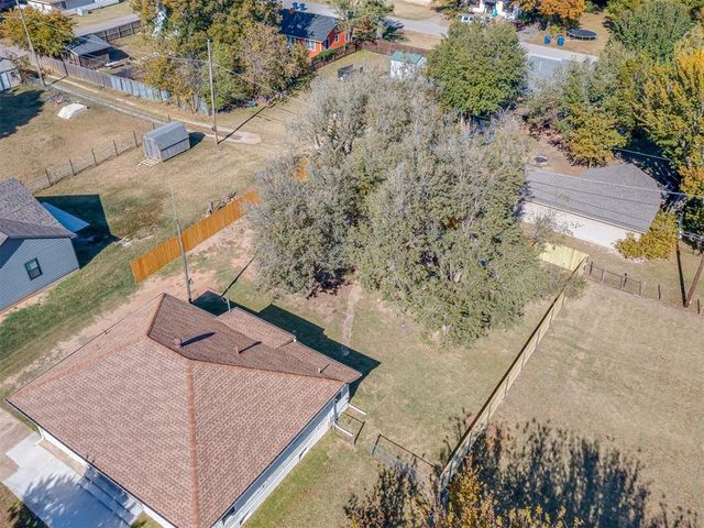 1209 E Oak Street, El Reno, OK 73036