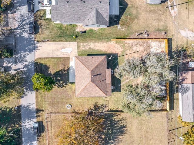 1209 E Oak Street, El Reno, OK 73036