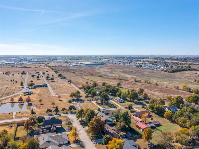 1209 E Oak Street, El Reno, OK 73036