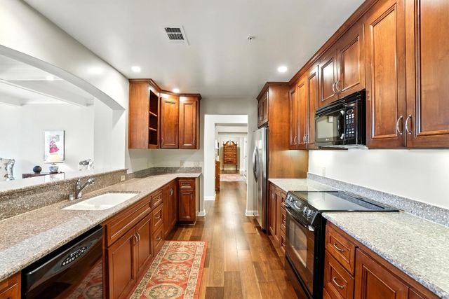 10 CRYSTAL SPRINGS Road 1310, San Mateo, CA 94402