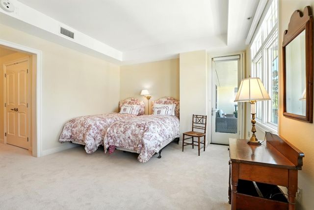 10 CRYSTAL SPRINGS Road 1310, San Mateo, CA 94402