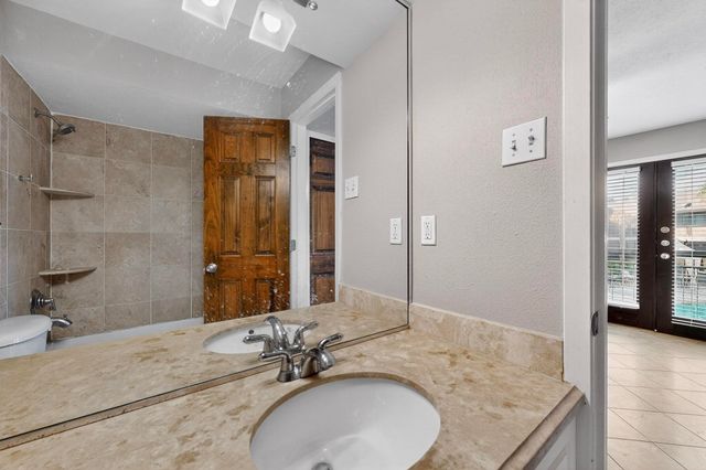 10109 Regal Park Lane 117, Dallas, TX 75230