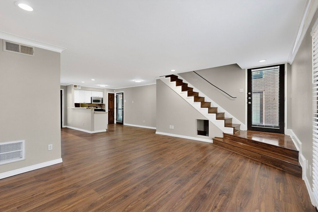 10109 Regal Park Lane 117, Dallas, TX 75230