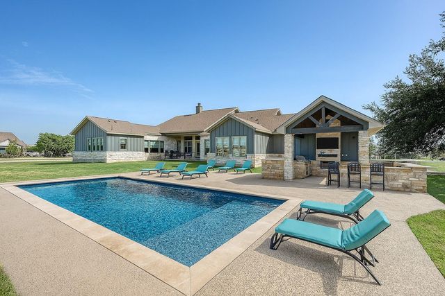 477 Bold Sundown, Liberty Hill, TX 78642