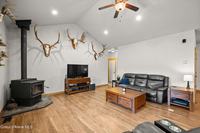 8436 E Snowy LN, Athol, ID 83801