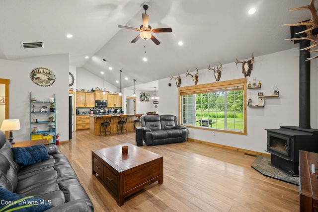 8436 E Snowy LN, Athol, ID 83801