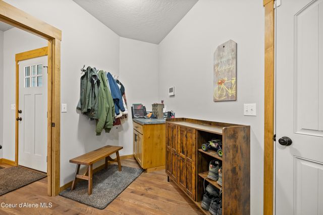 8436 E Snowy LN, Athol, ID 83801