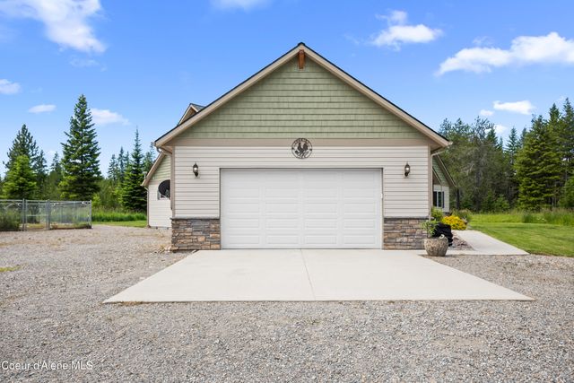 8436 E Snowy LN, Athol, ID 83801