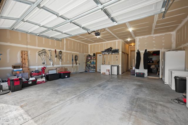 8436 E Snowy LN, Athol, ID 83801