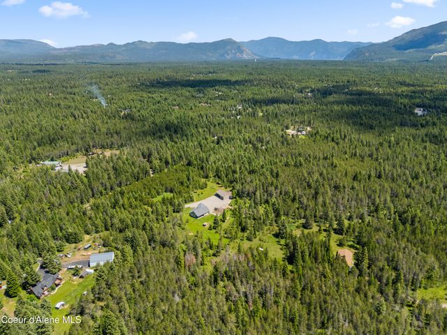8436 E Snowy LN, Athol, ID 83801