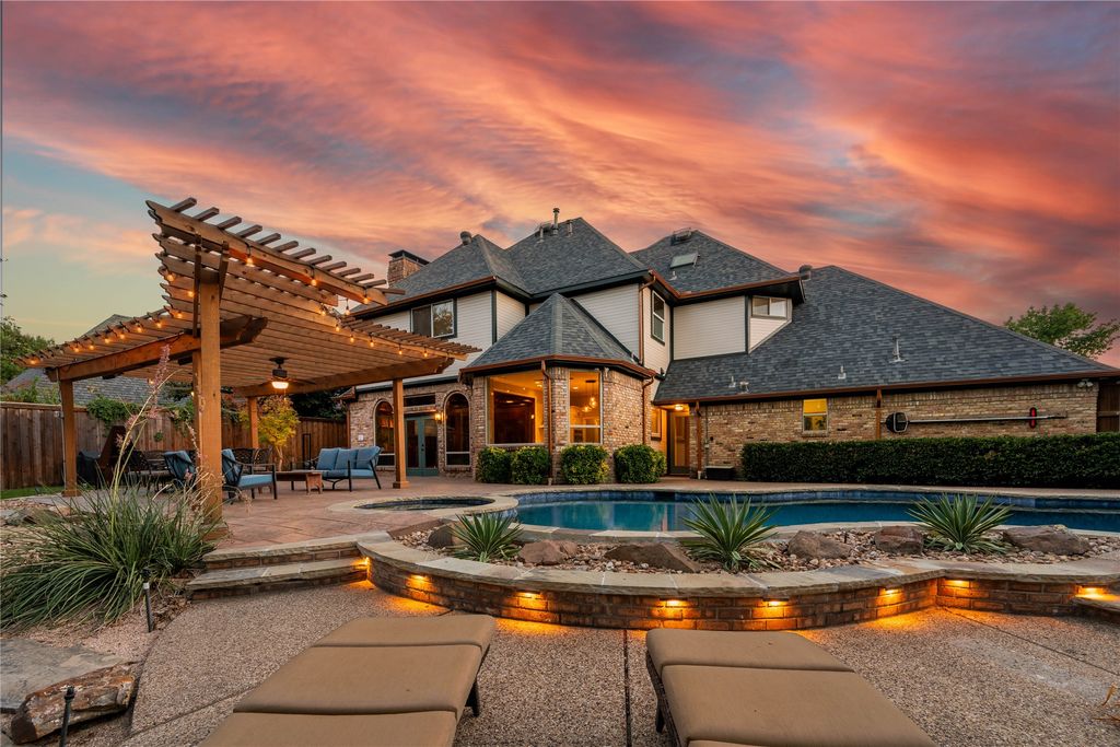 2329 Highlands Creek Road, Carrollton, TX 75007 — photo 2