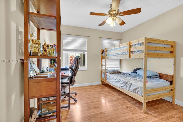 885 Tanglewood Circle 885, Weston, FL 33327