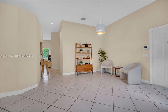 885 Tanglewood Circle 885, Weston, FL 33327