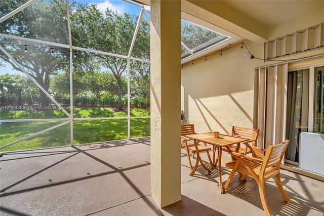885 Tanglewood Circle 885, Weston, FL 33327