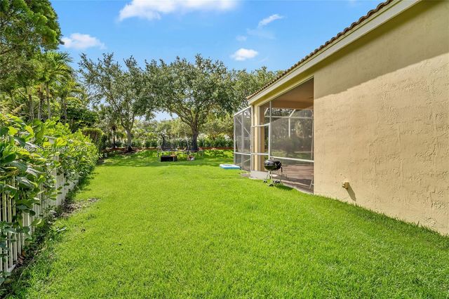885 Tanglewood Circle 885, Weston, FL 33327