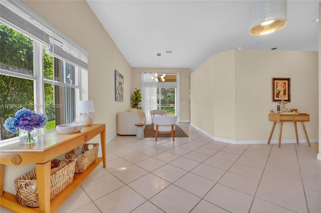 885 Tanglewood Circle 885, Weston, FL 33327