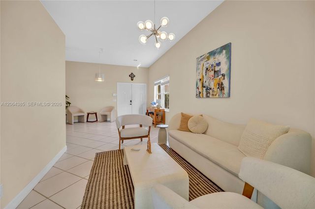 885 Tanglewood Circle 885, Weston, FL 33327