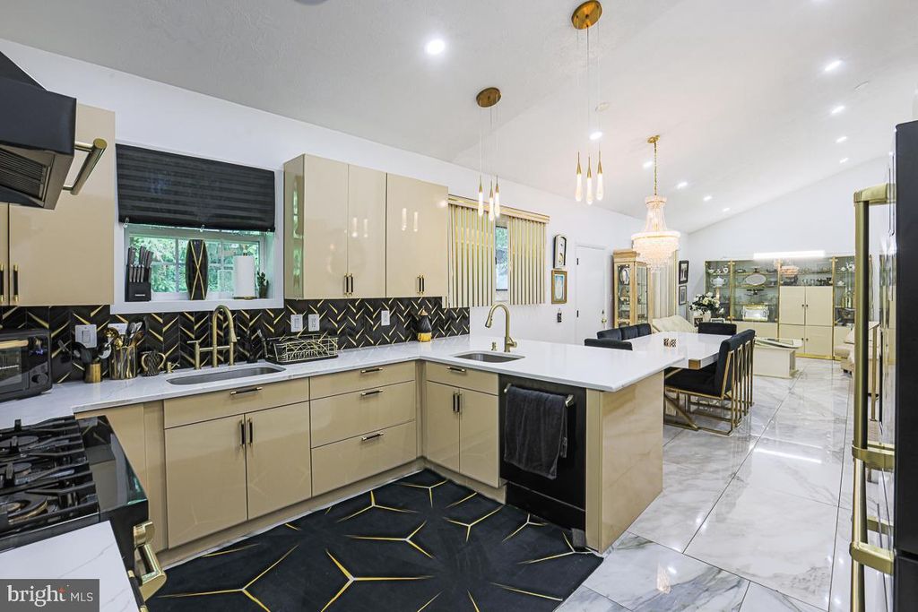 3111 PARKINGTON AVE, Baltimore, MD 21215