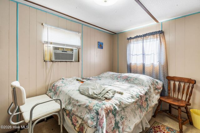 484 Little Kinston Road, Surf City, NC 28445