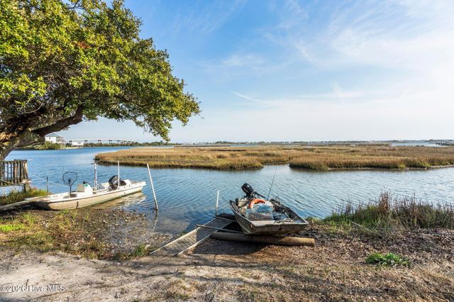 484 Little Kinston Road, Surf City, NC 28445