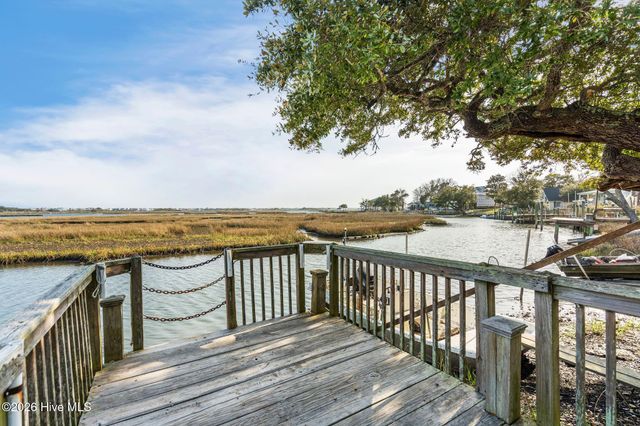 484 Little Kinston Road, Surf City, NC 28445