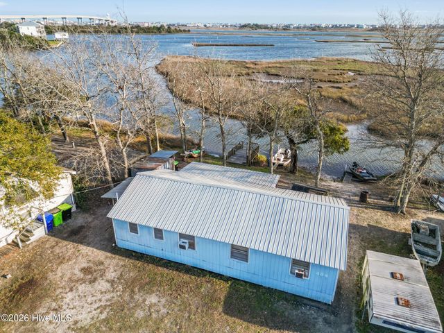 484 Little Kinston Road, Surf City, NC 28445