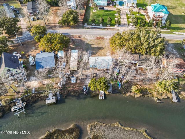 484 Little Kinston Road, Surf City, NC 28445