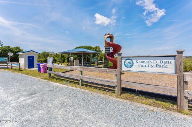 484 Little Kinston Road, Surf City, NC 28445