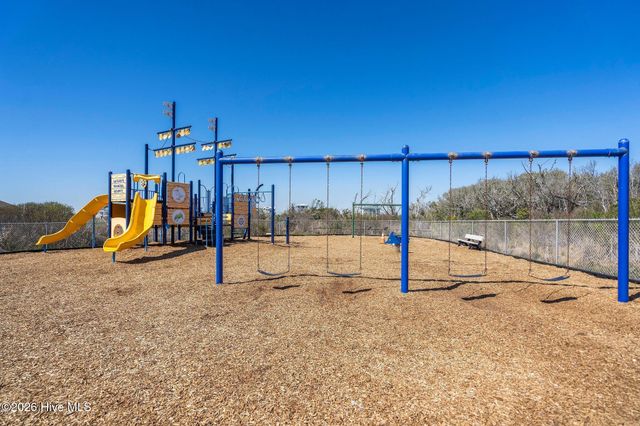 484 Little Kinston Road, Surf City, NC 28445