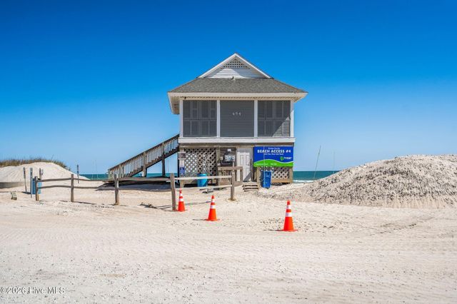 484 Little Kinston Road, Surf City, NC 28445