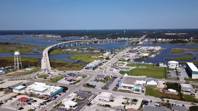 484 Little Kinston Road, Surf City, NC 28445