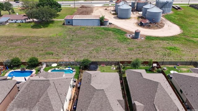 1925 FIELD BRK, Seguin, TX 78155